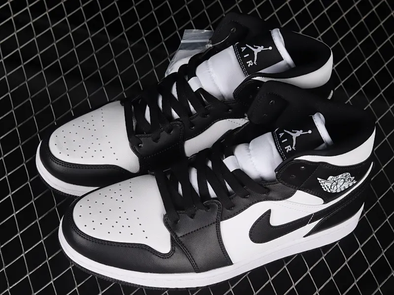 All Categories Air Jordan Jordan Series Basketball Shoes Air Jordan 1 Mid Air Jordan 1 Mid "Panda" AJ1 Joe 1 Black and White Panda Zhongbang Basketball Shoes DV0991-101
